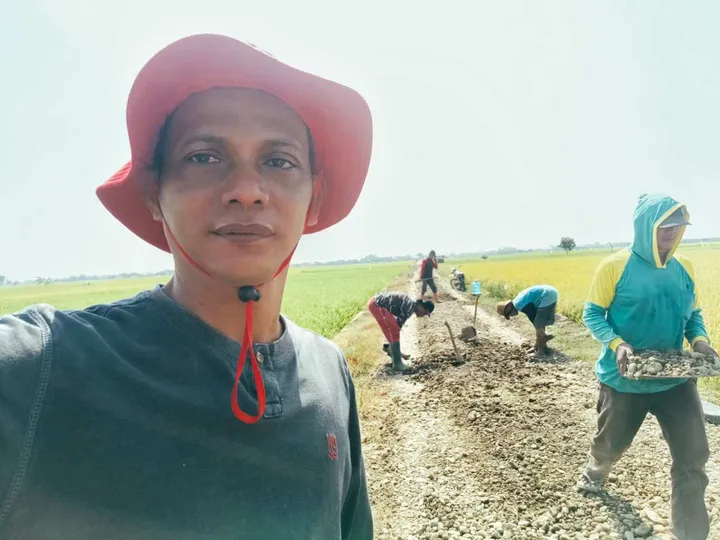 Bangun Jalan Usaha Tani, Sebagai Program Prioritas Pembangunan Pemdes Pegagan Losarang